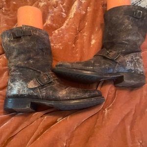 Frye boots Veronica‘s distressed mid calf boots